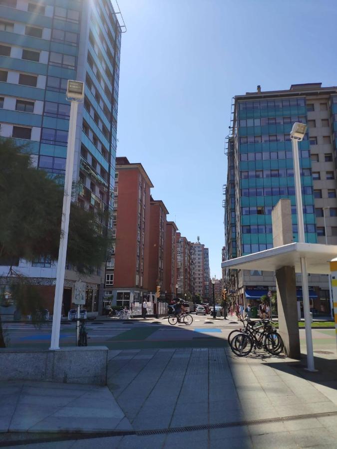 Alojamiento Frente A La Playa Apartment Gijon Exterior photo